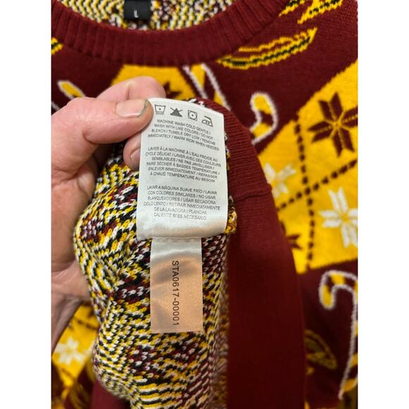 Cleveland Cavs Cavaliers sweater ugly Christmas sweater NBA red and yellow sz L - Picture 5 of 7